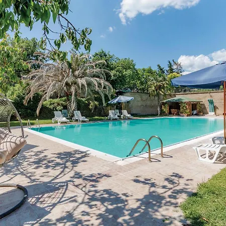 2 Bedroom In Apartment *